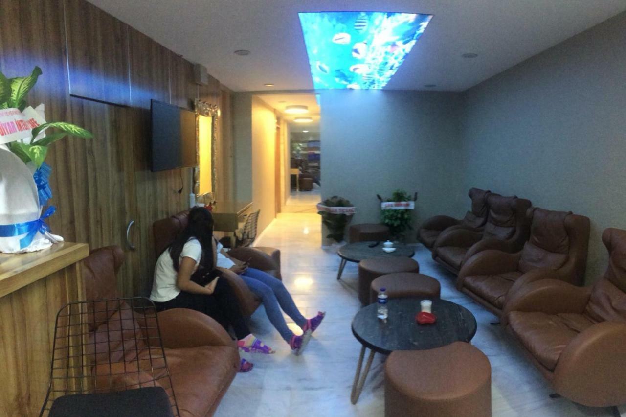 Crystall Hotel Van Bagian luar foto